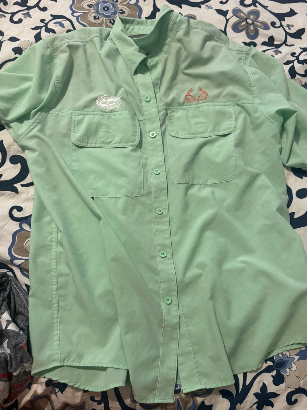 Gators RealTree button down - Picture 2 of 4